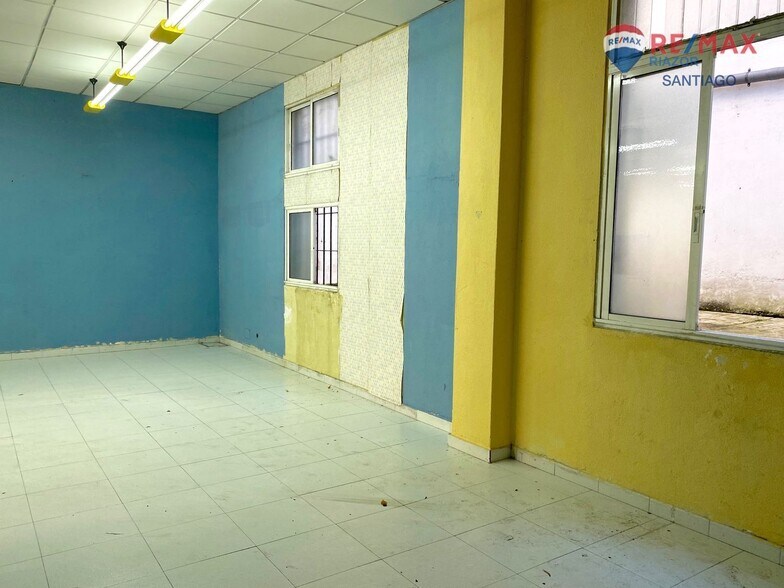 Local en Santiago de Compostela, La Coruna en alquiler - Foto del edificio - Imagen 3 de 12