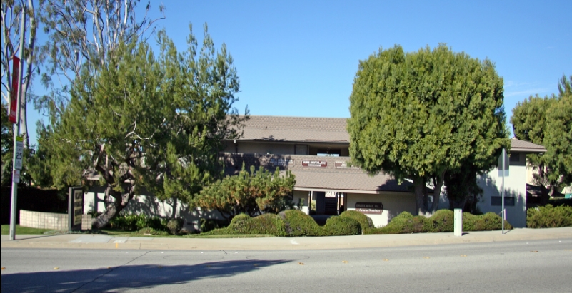 23525 Golden Springs Dr, Diamond Bar, CA en alquiler - Foto del edificio - Imagen 2 de 14