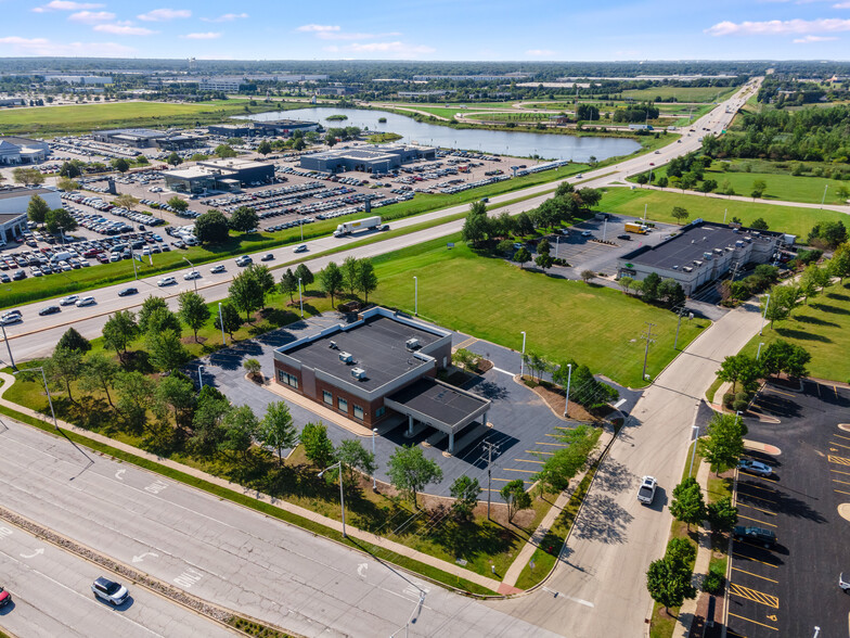 201 Genesis Dr, North Aurora, IL en alquiler - Foto del edificio - Imagen 2 de 18