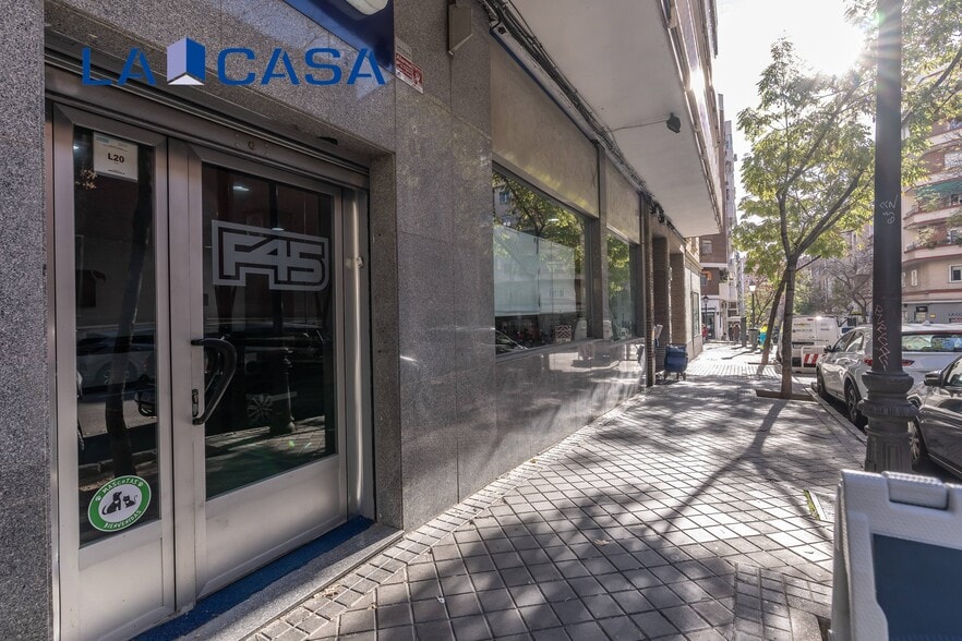 Edificio residencial en Madrid, Madrid en venta - Foto del edificio - Imagen 2 de 3