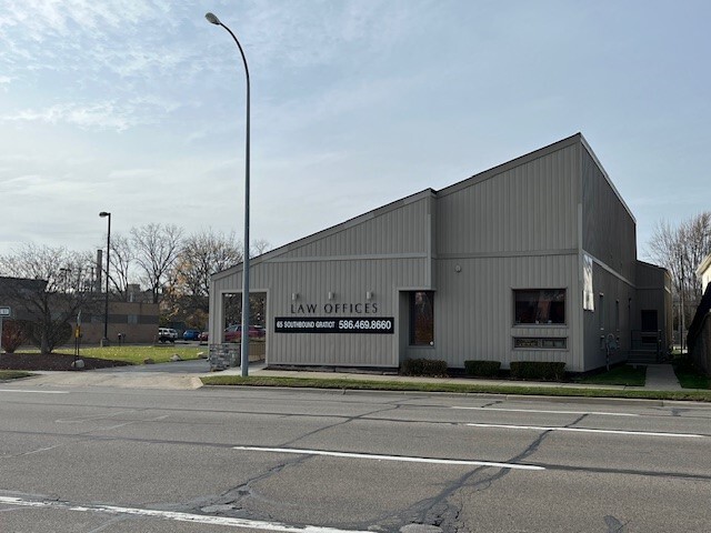 65 Southbound Gratiot Ave, Mount Clemens, MI en venta - Foto del edificio - Imagen 3 de 8