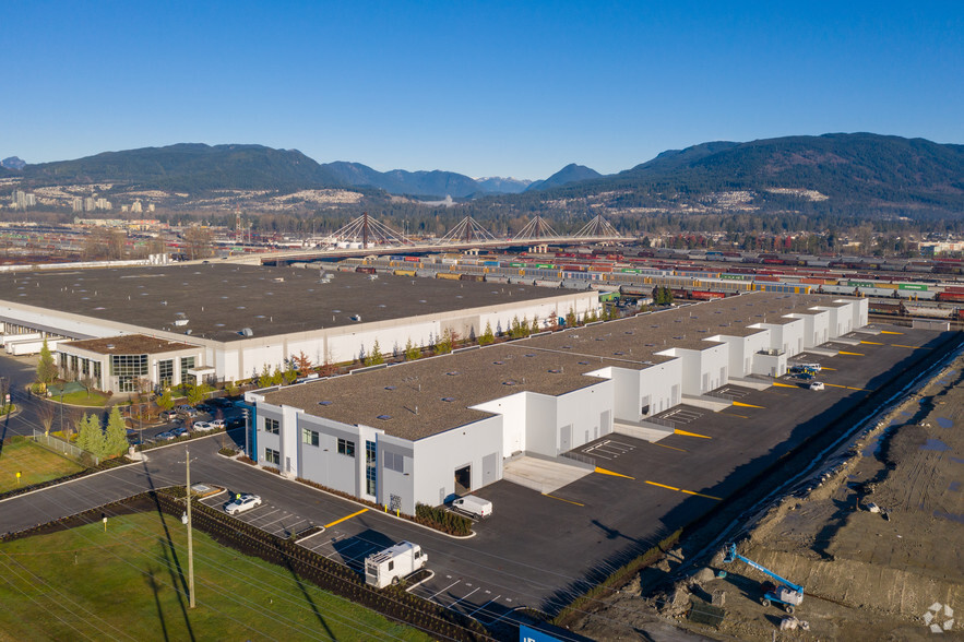 1579 Kingsway Ave, Port Coquitlam, BC en venta - Foto del edificio - Imagen 2 de 17