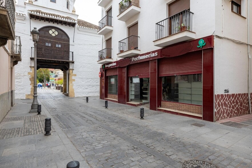 Local en Santa Fe, Granada en venta - Foto del edificio - Imagen 1 de 24