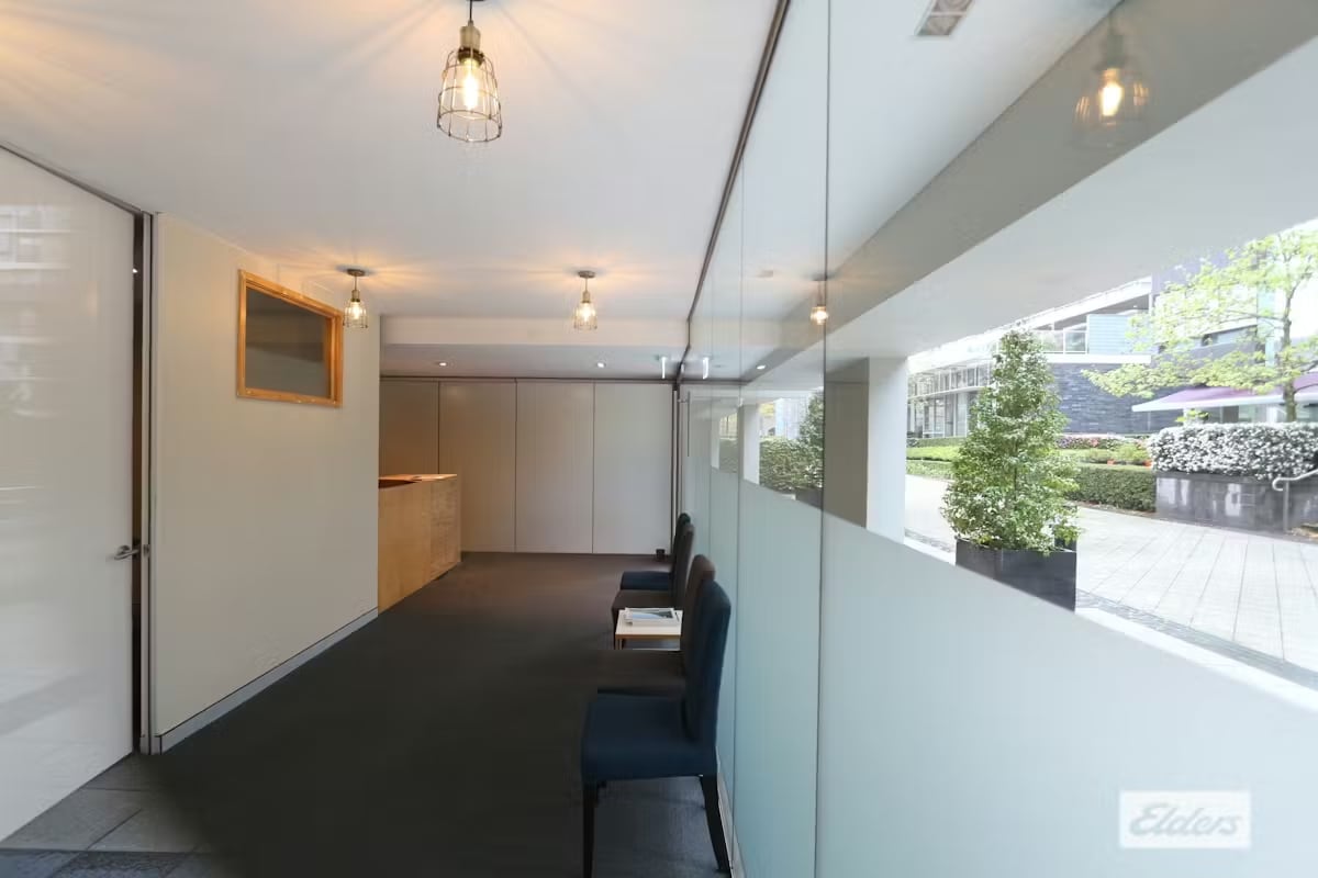 2-4 Sterling Cct, Camperdown, NSW 2050 - Unidad 2301 - - Foto del interior - Image 1 of 3