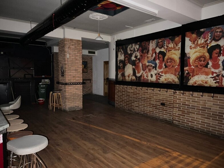 Local en Ponferrada, León en venta - Foto del edificio - Imagen 1 de 6