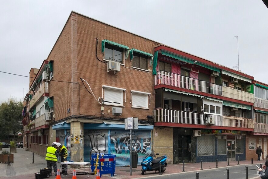 Calle de la Sierra Gádor, 21, Madrid, Madrid en venta - Foto del edificio - Imagen 2 de 2