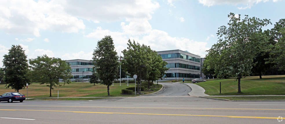 2300 Meadowvale Blvd, Mississauga, ON en alquiler - Foto del edificio - Imagen 2 de 5