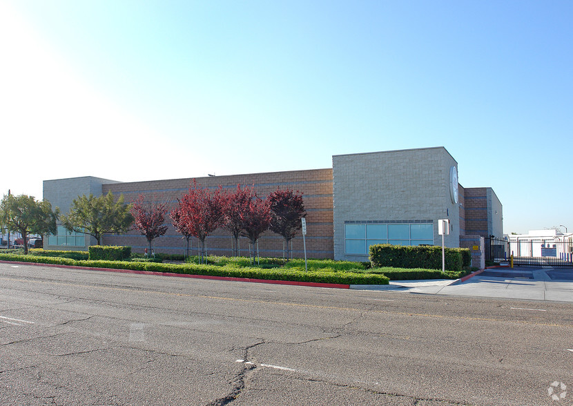 6000 Dale St, Buena Park, CA en alquiler - Foto del edificio - Imagen 3 de 7