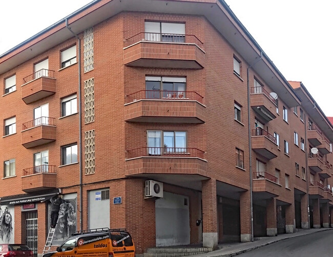 Más detalles de Calle Fivasa, 4, Ávila - Local en alquiler