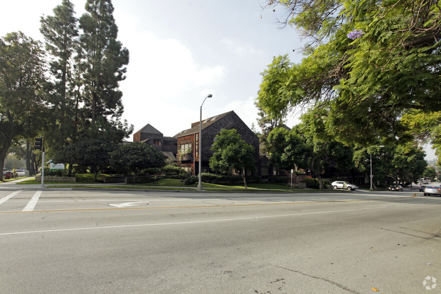 200 E Del Mar Blvd, Pasadena, CA en venta - Foto del edificio - Imagen 2 de 12