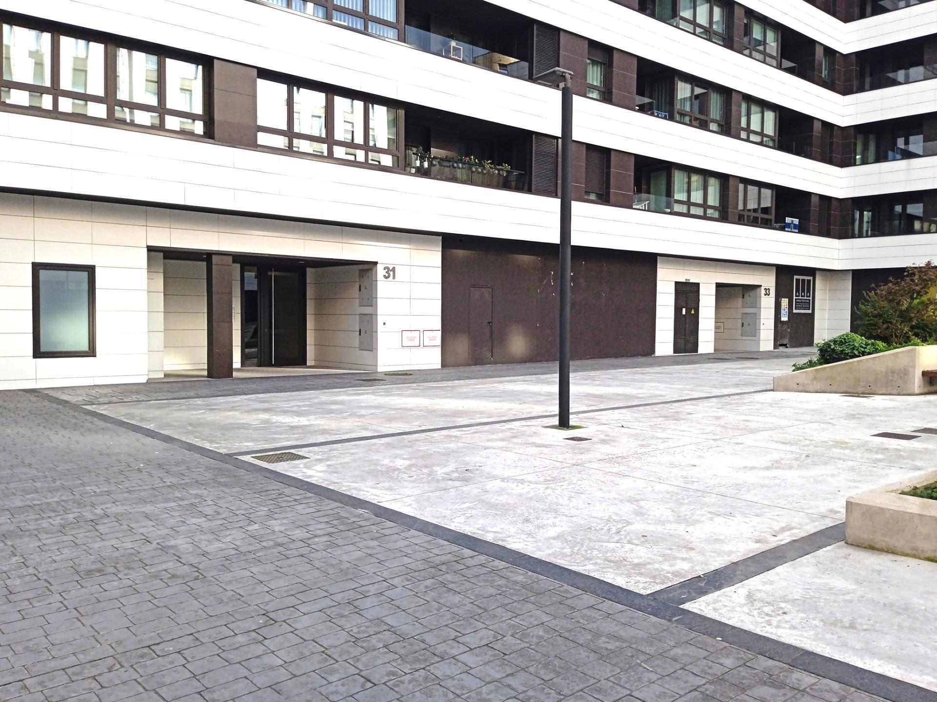 Local en Oviedo, Asturias en alquiler Foto del edificio- Imagen 1 de 22