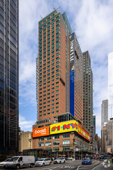 226 W 52nd St, New York, NY en alquiler - Foto del edificio - Imagen 2 de 6