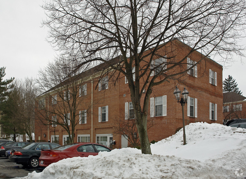 8223 Brecksville Rd, Brecksville, OH en alquiler - Foto del edificio - Imagen 3 de 6