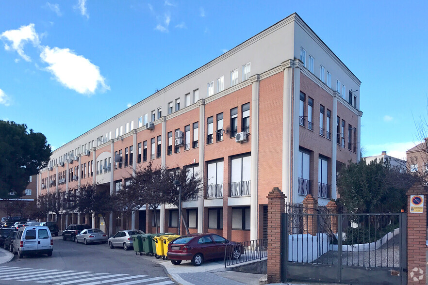 Calle el Santo, 3, Azuqueca de Henares, Guadalajara en alquiler - Foto del edificio - Imagen 2 de 2