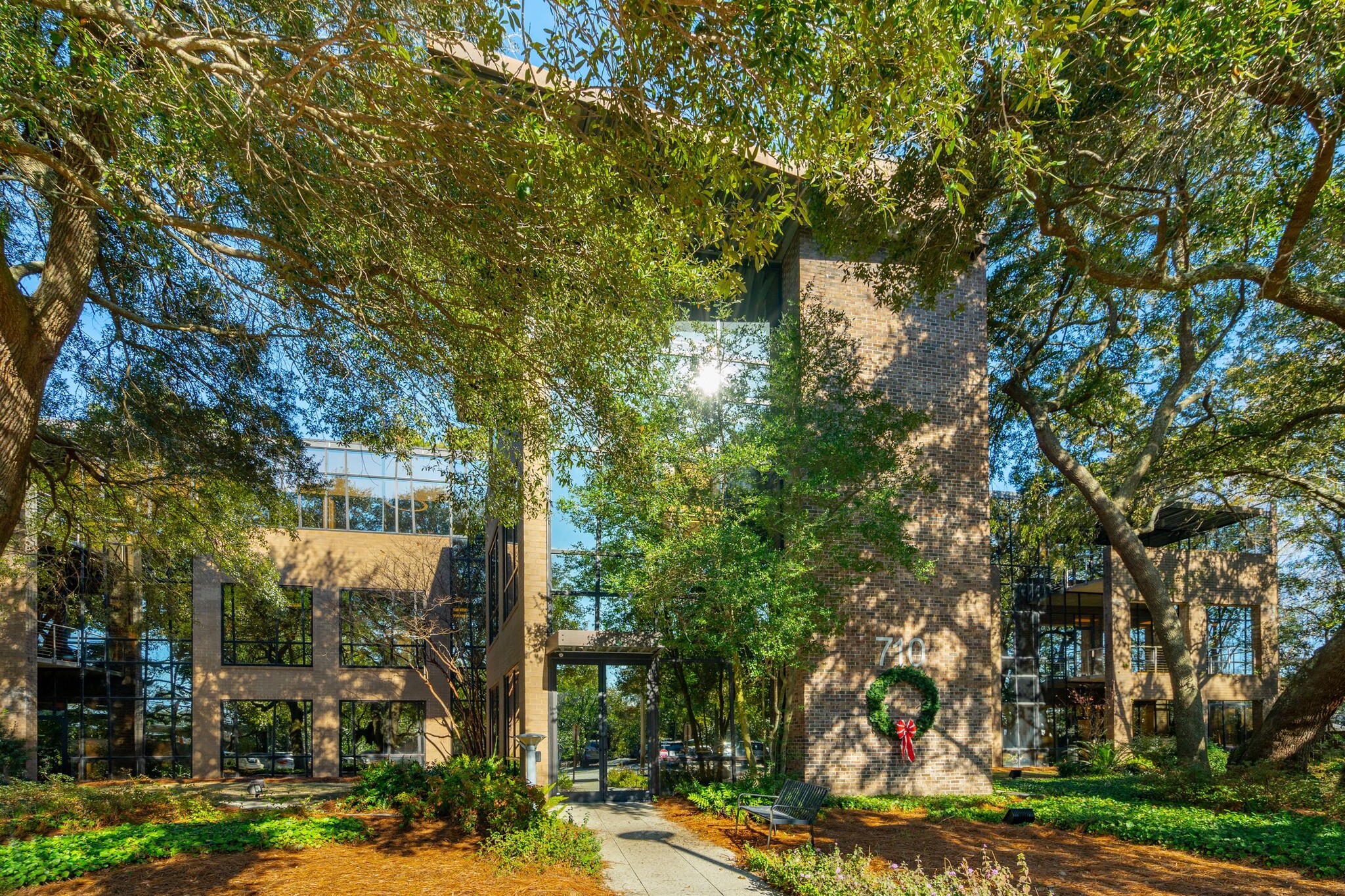 710 Johnnie Dodds Blvd, Mount Pleasant, SC en alquiler Foto del edificio- Imagen 1 de 37