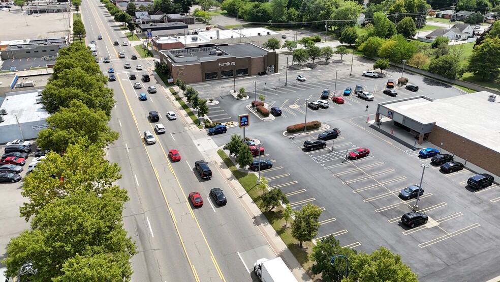 29901 Ford Rd, Garden City, MI en alquiler - Foto del edificio - Imagen 2 de 16