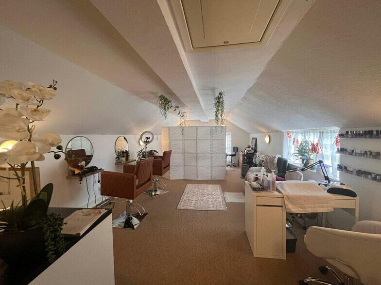 10A Weston Rd, Aylesbury en venta - Foto del edificio - Imagen 2 de 12