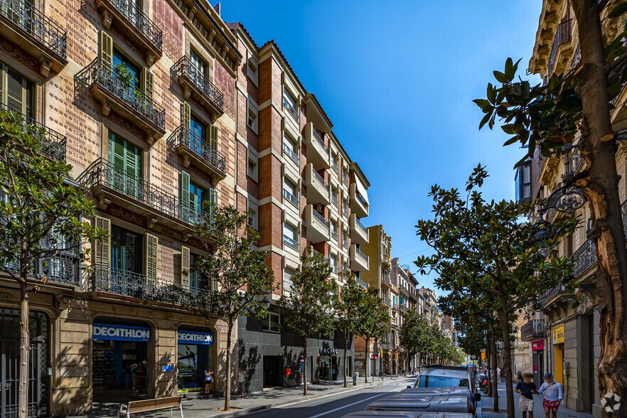 Carrer Gran de Gràcia, 50, Barcelona, Barcelona en alquiler - Foto del edificio - Imagen 2 de 2