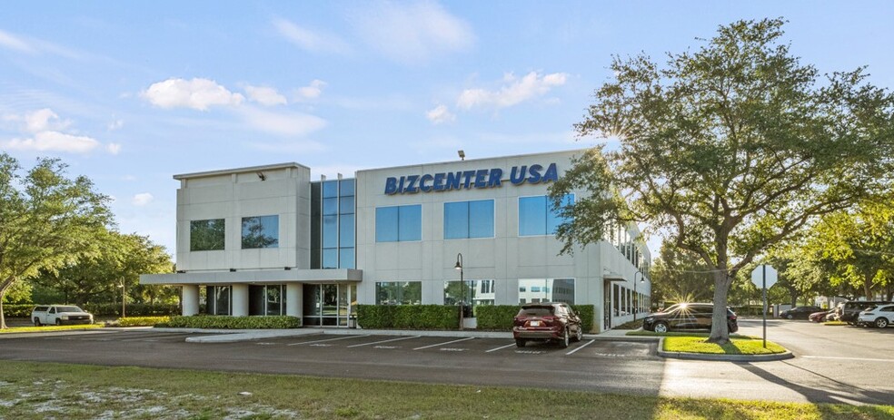 6000 Metrowest Blvd, Orlando, FL en alquiler - Foto del edificio - Imagen 2 de 13