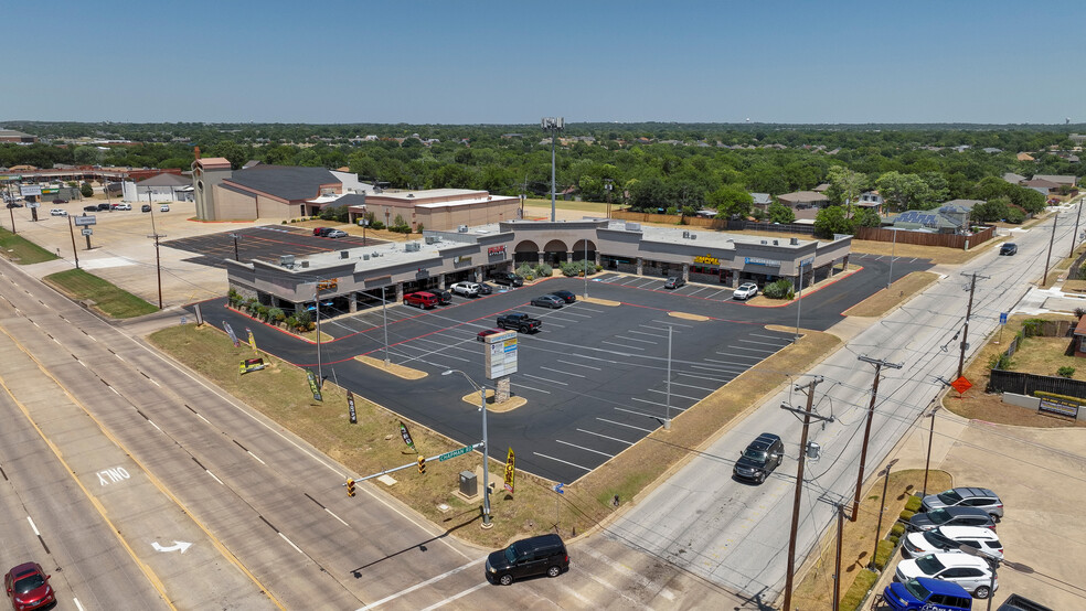 6700 Denton Hwy, Watauga, TX en alquiler - Foto del edificio - Imagen 1 de 10