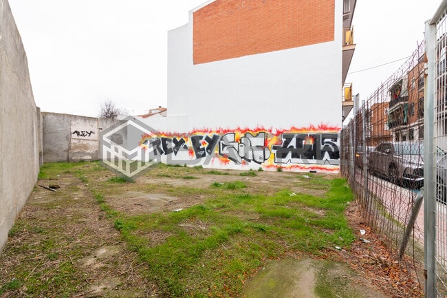 Más detalles de Calle del Topacio, 28, Madrid - Terreno en venta