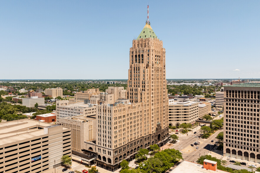 3011 W Grand Blvd, Detroit, MI en alquiler - Foto del edificio - Imagen 3 de 14