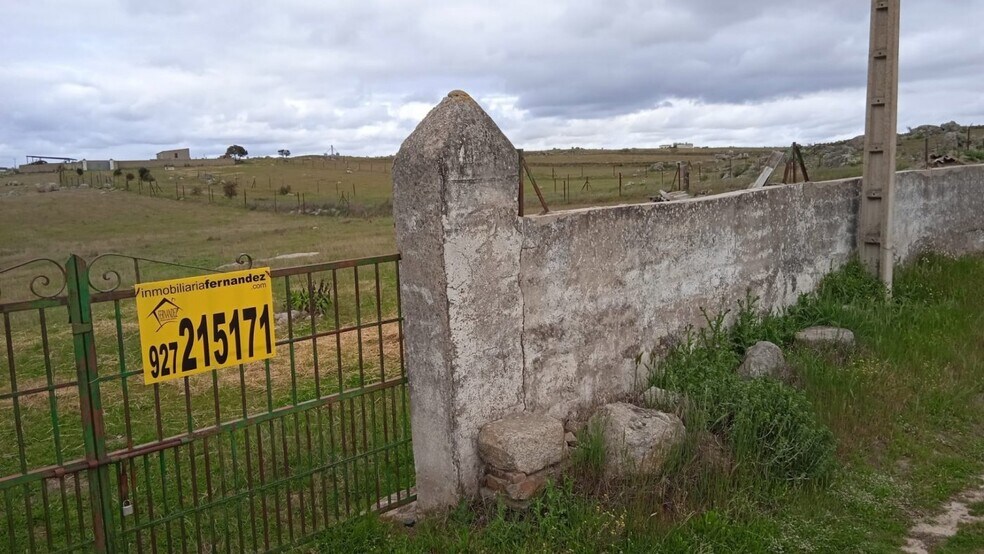 Terreno en Arroyo de la Luz en venta - Foto del edificio - Imagen 2 de 2