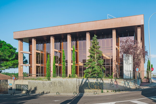 Más detalles de Calle Navaluenga, 2, Las Rozas de Madrid - Oficina en alquiler