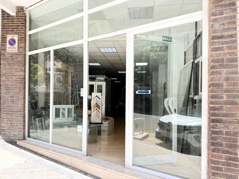 Edificio residencial en Madrid, Madrid en venta - Foto del edificio - Imagen 2 de 5
