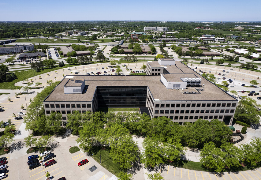 7000 Vista Dr, West Des Moines, IA en alquiler - Foto del edificio - Imagen 1 de 6