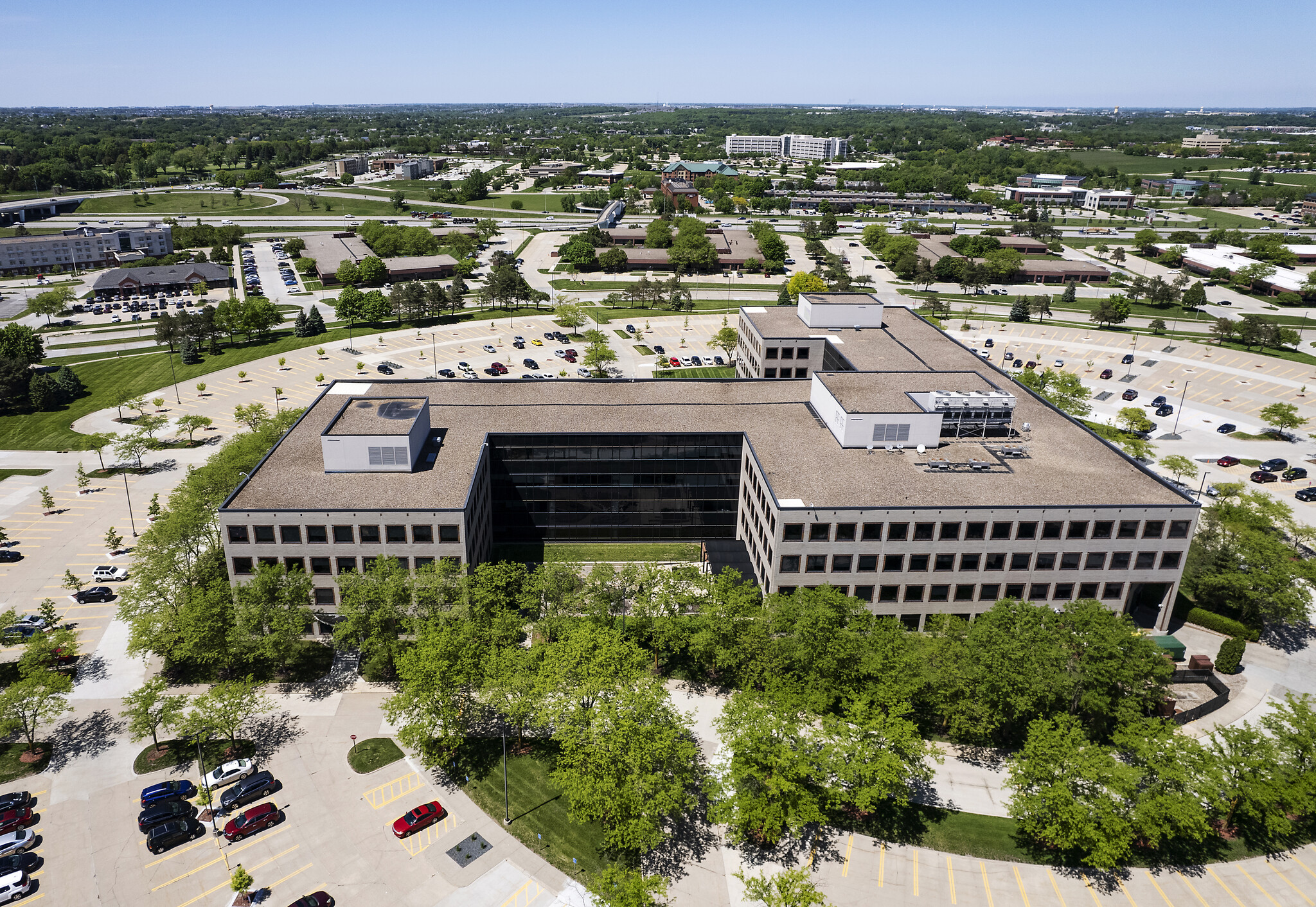 7000 Vista Dr, West Des Moines, IA en alquiler Foto del edificio- Imagen 1 de 7