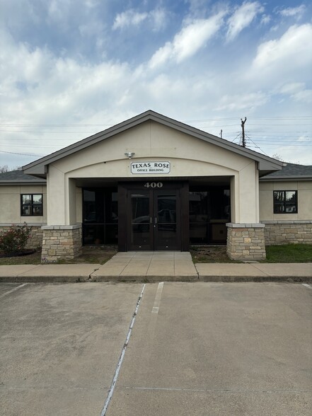 400 W Avenue B, Rosebud, TX en alquiler - Foto principal - Imagen 1 de 1