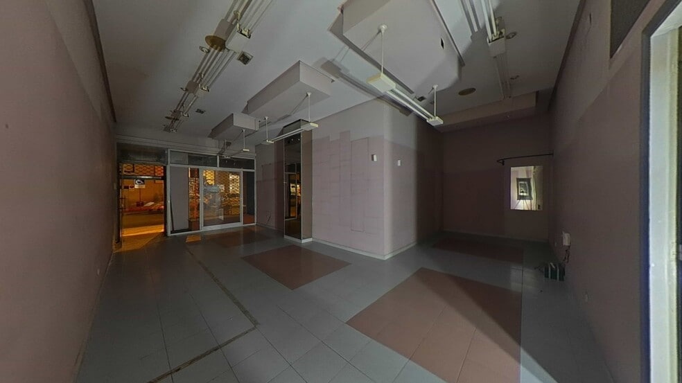 Local en Ourense en venta - Foto del edificio - Imagen 3 de 16