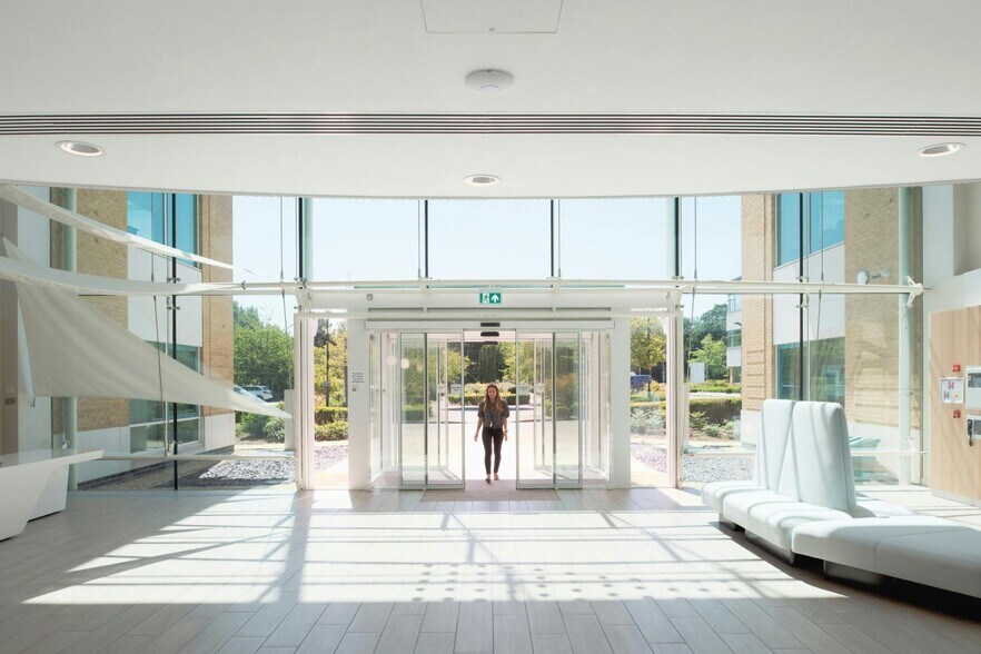 Oficina en Fareham en alquiler - Foto del edificio - Imagen 3 de 21