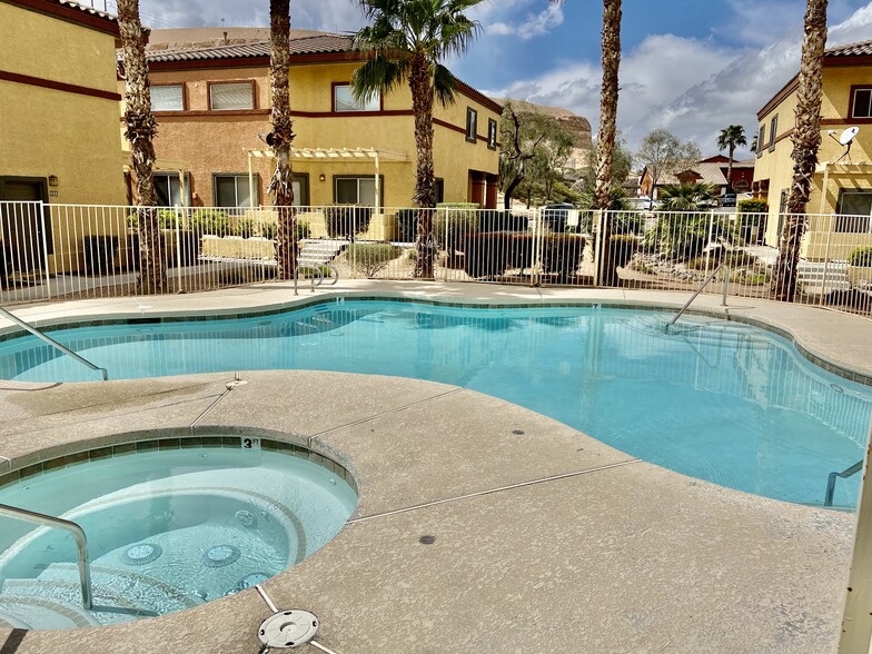 4915 E Russell Rd, Las Vegas, NV en venta - Foto del edificio - Imagen 3 de 39