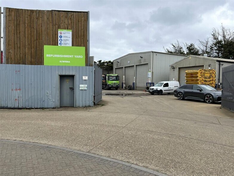 Star Ln, Great Wakering en venta - Foto del edificio - Imagen 3 de 9