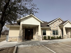 3513 Yucca Dr, Flower Mound, TX en alquiler Foto del edificio- Imagen 2 de 11