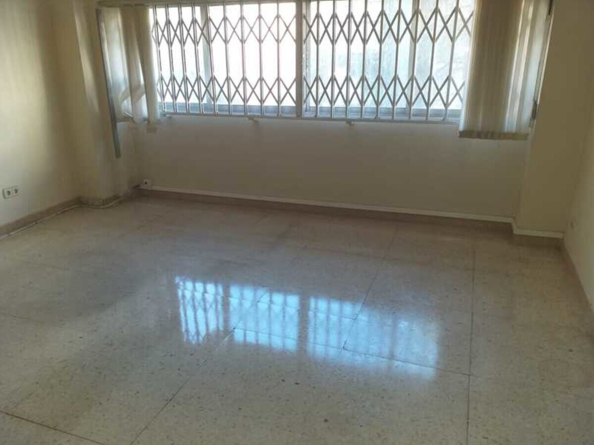 Lleida, LER 25008 - Unidad 01 -  - Foto del interior - Image 1 of 7