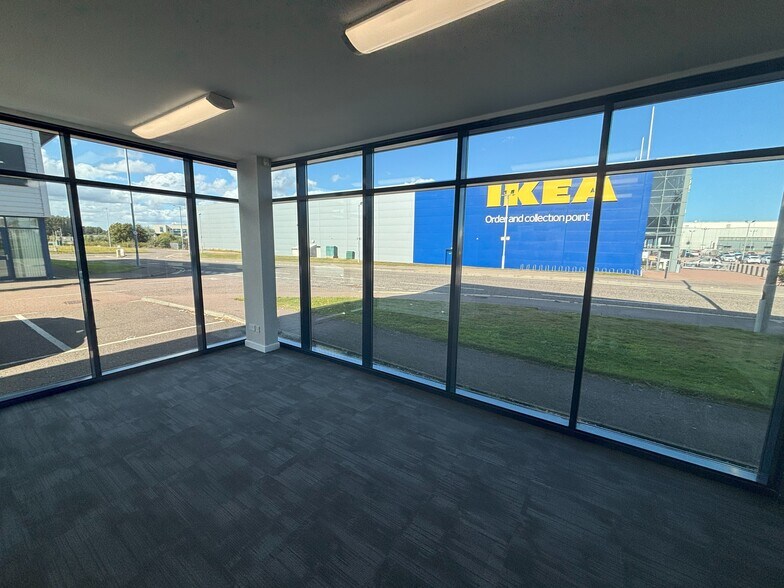 Wellington Cir, Aberdeen en venta - Foto del edificio - Imagen 3 de 5