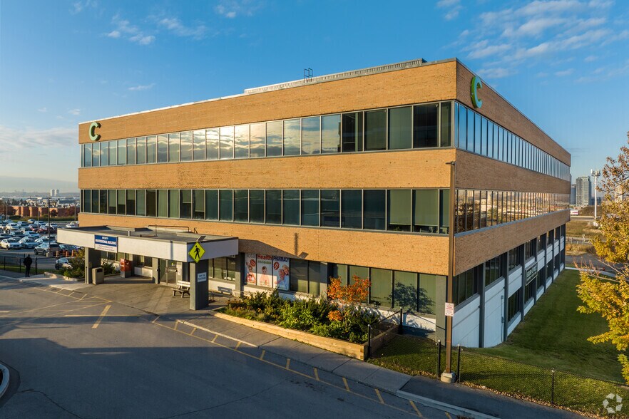 2115 Finch Av W, Toronto, ON en alquiler - Foto del edificio - Imagen 3 de 32