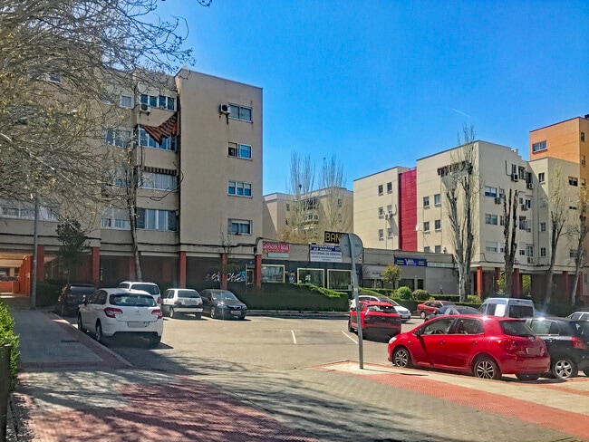 Más detalles de Calle de Uruguay, 23, Coslada - Edificio residencial​ en venta