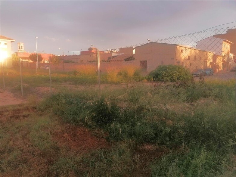 Terreno en La Pobla de Vallbona en venta - Foto del edificio - Imagen 2 de 10