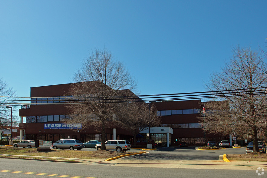 8507 Oxon Hill Rd, Oxon Hill, MD en alquiler - Foto del edificio - Imagen 3 de 7