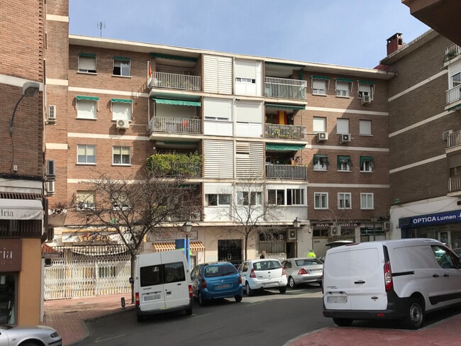 Más detalles de Plaza San Juan, 1, Pozuelo de Alarcón - Local en alquiler