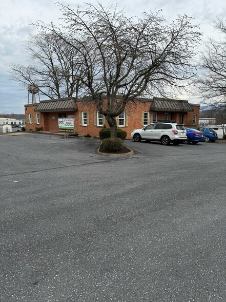 3060 N Valley Pike, Harrisonburg, VA en alquiler - Foto del edificio - Imagen 3 de 9