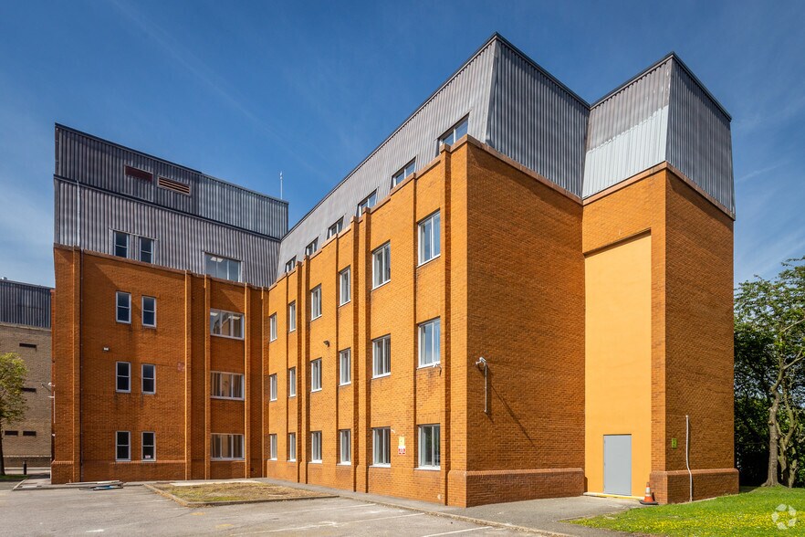 Argyle Way, Stevenage en alquiler - Foto del edificio - Imagen 2 de 3