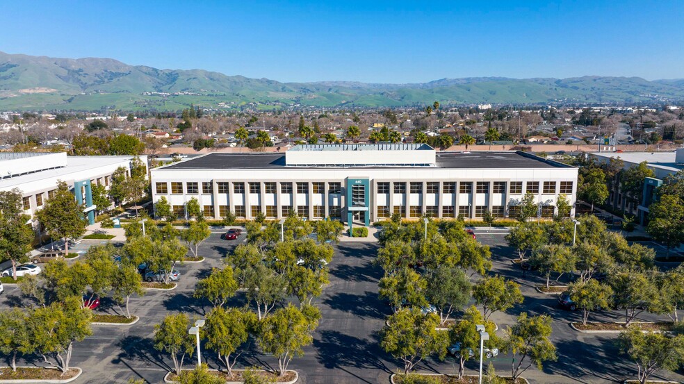 680 N McCarthy Blvd, Milpitas, CA en alquiler - Foto del edificio - Imagen 1 de 38