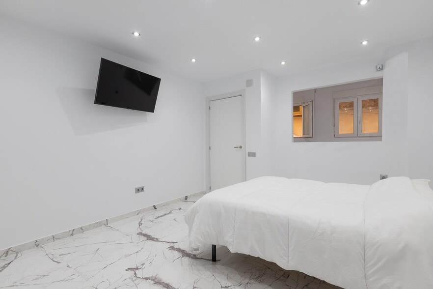 Local en Fuengirola en venta - Foto del interior - Imagen 2 de 19