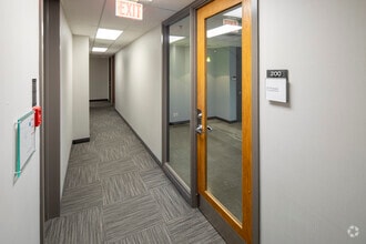 100 York Blvd, Richmond Hill, ON en alquiler Foto del interior- Imagen 2 de 9