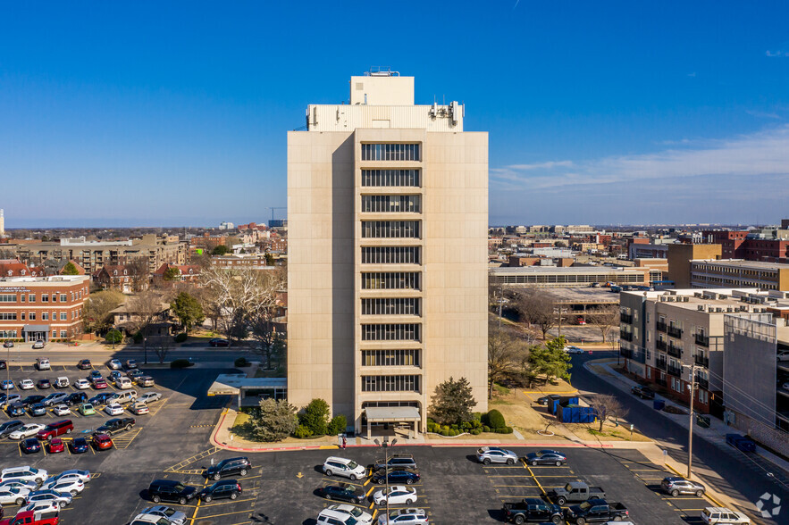 1211 N Shartel Ave, Oklahoma City, OK en alquiler - Foto del edificio - Imagen 2 de 13